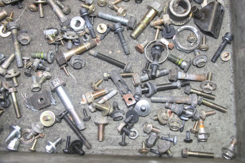 photo de TORNILLOS SYM GTS EVO 125 (2009 - 2013) - Primer plano técnico