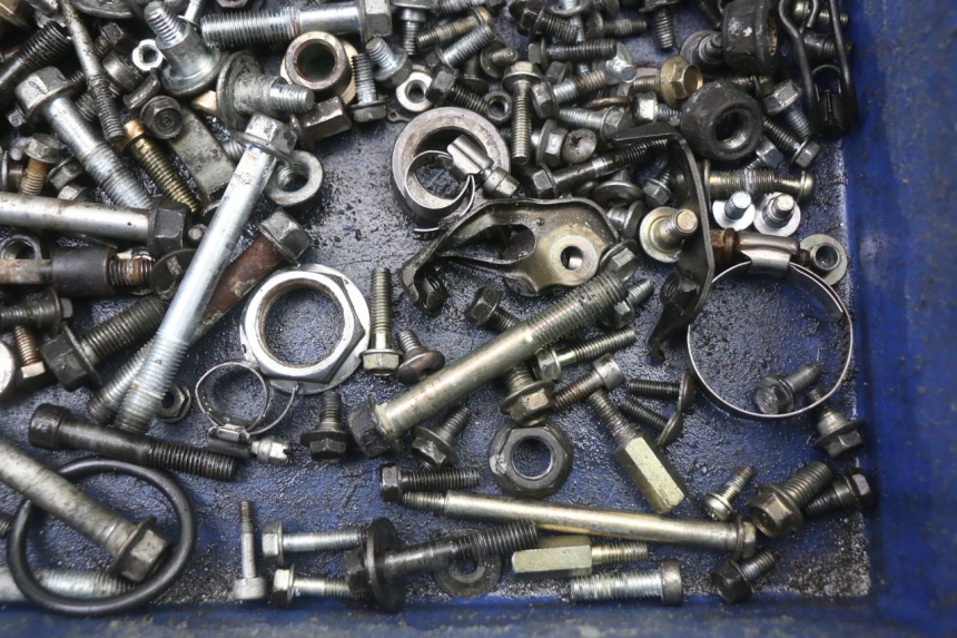 photo de TORNILLOS HONDA CBR F 1000 (1993 - 1996) - Primer plano técnico