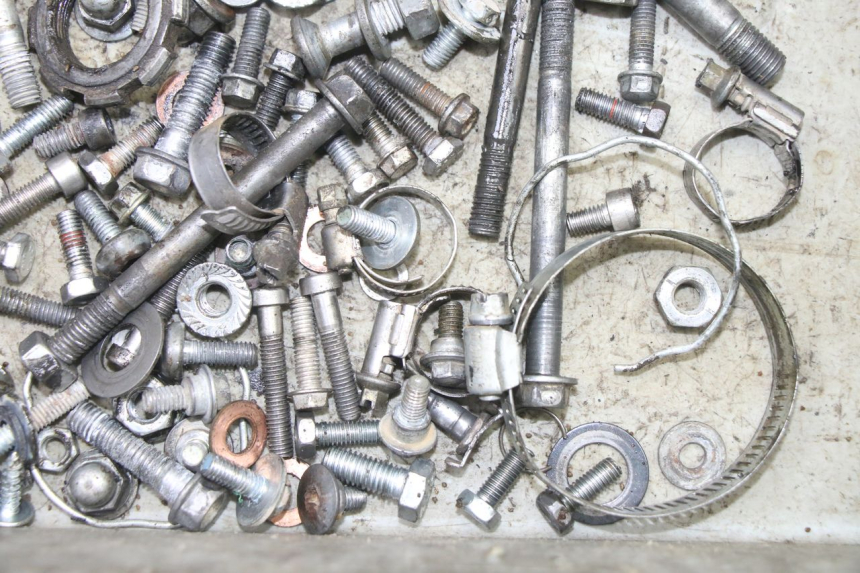 photo de TORNILLOS HONDA CR 85 (2003 - 2007) - Primer plano técnico