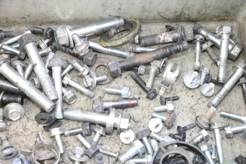 photo de TORNILLOS HONDA FORZA 125 (2021 - 2025) - Primer plano técnico