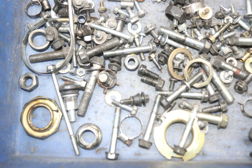 photo de TORNILLOS HONDA NES AROBASE 125 (2000 - 2003) - Otra perspectiva