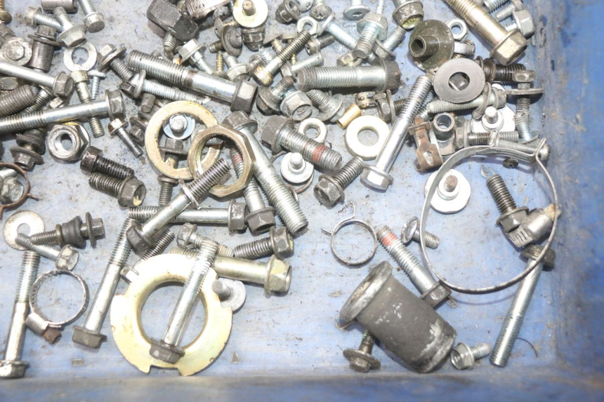 photo de TORNILLOS HONDA NES AROBASE 125 (2000 - 2003) - Primer plano técnico