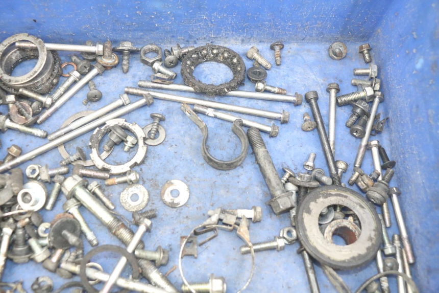 photo de BOLSA DE TORNILLERÍA TORNILLO YAMAHA HW XENTER 125 (2011 - 2017) - Otra perspectiva