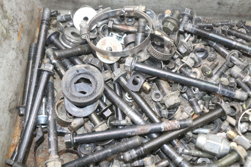 photo de TORNILLOS HYTRACK HY S 4X4 410 (2013 - 2016) - Detalle de la pieza