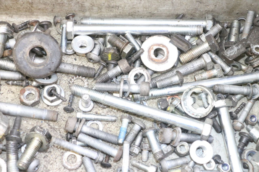 photo de TORNILLOS PIAGGIO IE MP3 YOURBAN 300 (2011 - 2016) - Otra perspectiva