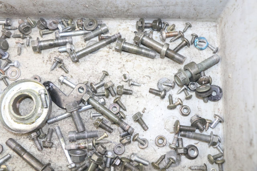 photo de BOLSA DE TORNILLERÍA TORNILLO REVATTO IMPERATOR 125 (2007 - 2015) - Otra perspectiva