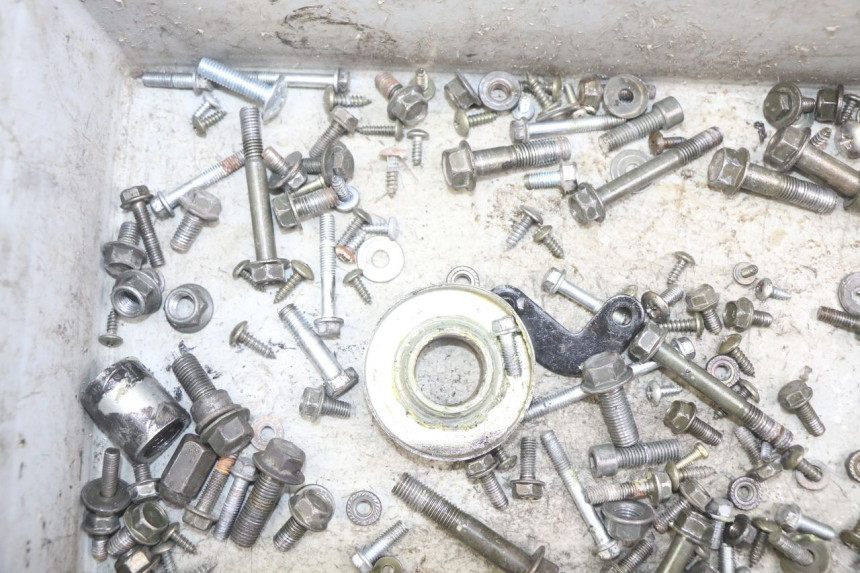 photo de BOLSA DE TORNILLERÍA TORNILLO REVATTO IMPERATOR 125 (2007 - 2015) - Primer plano técnico