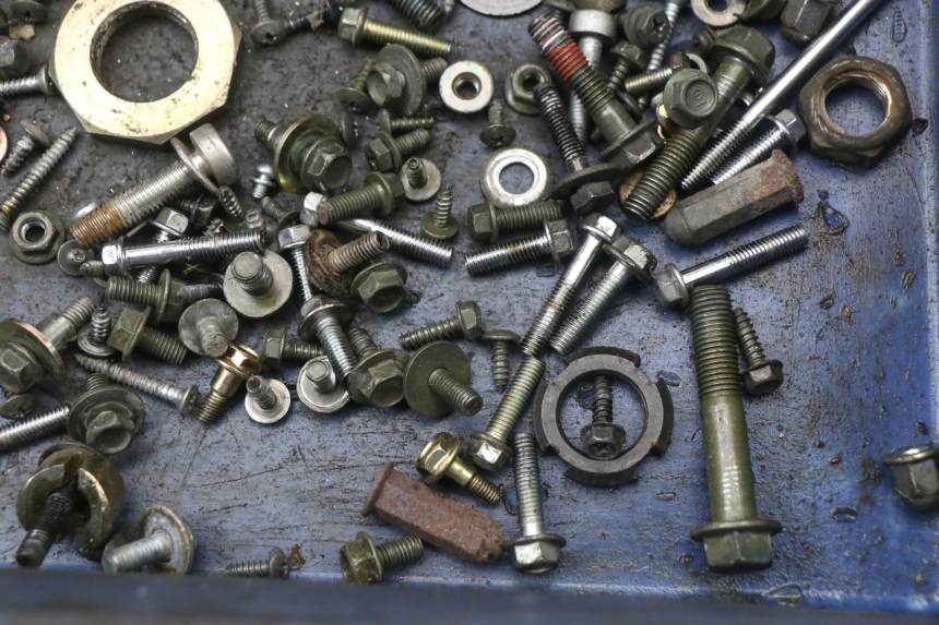 photo de BOLSA DE TORNILLERÍA TORNILLO SYM JET 14 4T 50 (2018 - 2022) - Zoom estado de uso