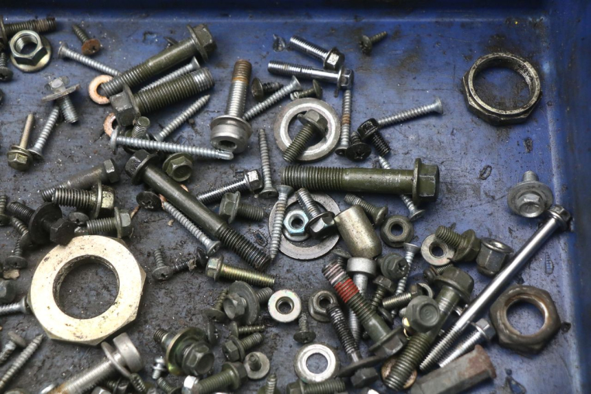 photo de BOLSA DE TORNILLERÍA TORNILLO SYM JET 14 4T 50 (2018 - 2022) - Otra perspectiva