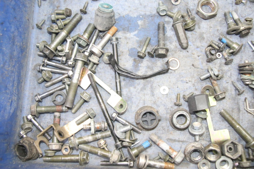 photo de BOLSA DE TORNILLERÍA TORNILLO SYM JET 14 4T 50 (2018 - 2022) - Otra perspectiva