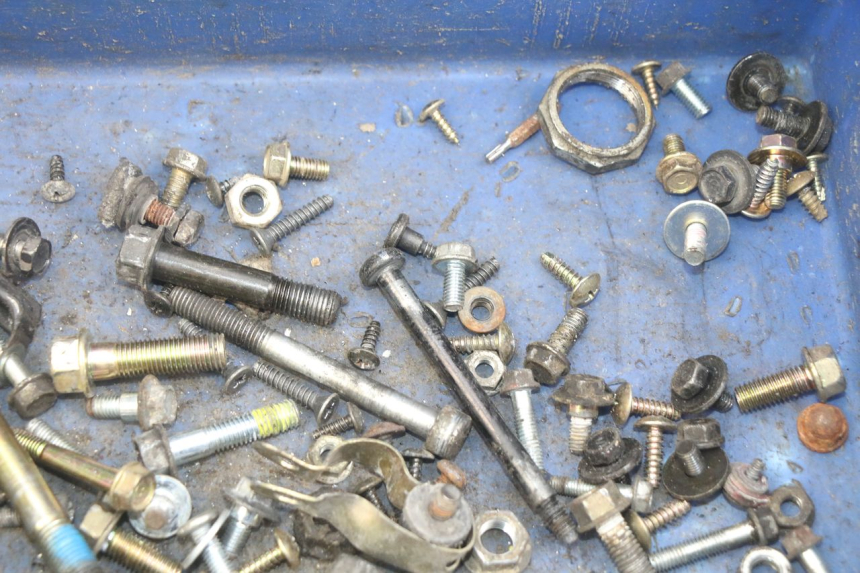 photo de BOLSA DE TORNILLERÍA TORNILLO SYM JET SPORT XR 50 (2006 - 2015) - Otra perspectiva