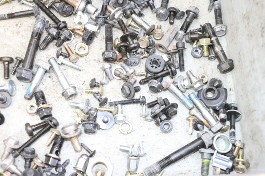 photo de TORNILLOS SYM JOYMAX 125 (2010 - 2017) - Otra perspectiva