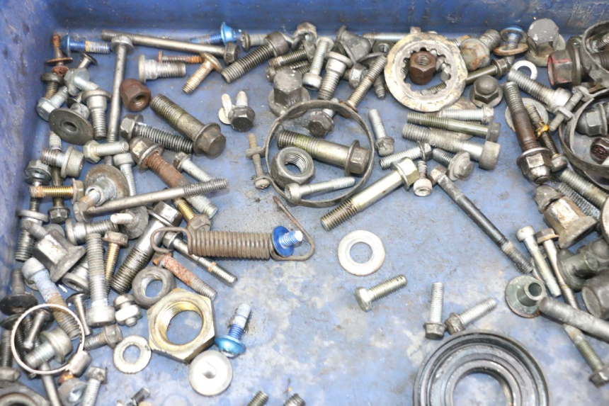 photo de BOLSA DE TORNILLERÍA TORNILLO KAWASAKI ZR7 ZR-7 S 750 (1999 - 2004) - Detalle de la pieza