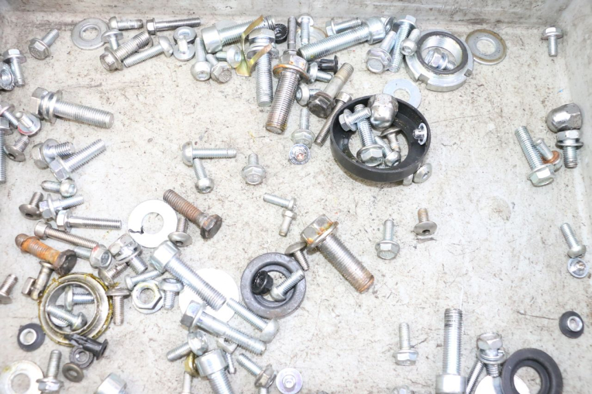 photo de TORNILLOS KIDEN KD125-G 125 (2018 - 2022) - Detalle de la pieza