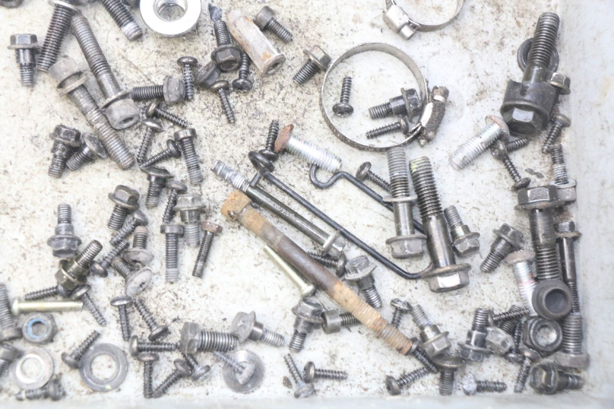 photo de BOLSA DE TORNILLERÍA TORNILLO PEUGEOT KISBEE 2T 50 (2010 - 2017) - Otra perspectiva