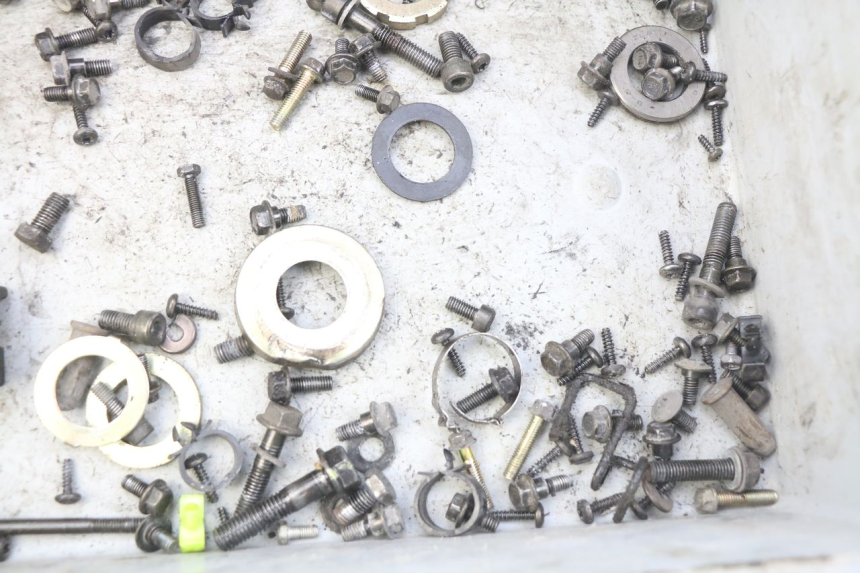 photo de BOLSA DE TORNILLERÍA TORNILLO PEUGEOT KISBEE 2T 50 (2010 - 2017) - Zoom estado de uso