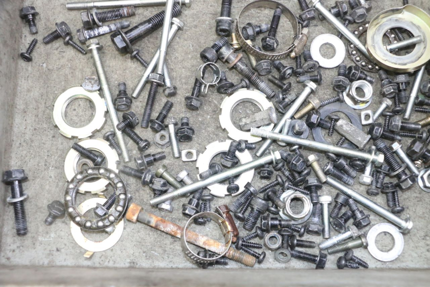 photo de BOLSA DE TORNILLERÍA TORNILLO PEUGEOT KISBEE 2T 50 (2018 - 2022) - Detalle de la pieza