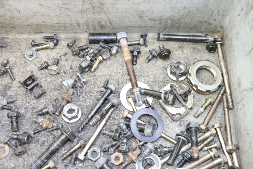 photo de BOLSA DE TORNILLERÍA TORNILLO PEUGEOT KISBEE 2T 50 (2010 - 2017) - Otra perspectiva