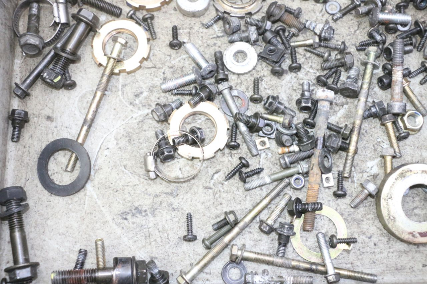 photo de BOLSA DE TORNILLERÍA TORNILLO PEUGEOT KISBEE 2T 50 (2010 - 2017) - Zoom estado de uso