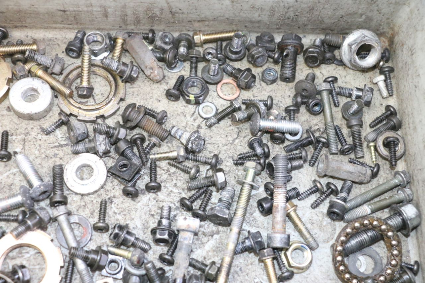 photo de BOLSA DE TORNILLERÍA TORNILLO PEUGEOT KISBEE 2T 50 (2010 - 2017) - Primer plano técnico