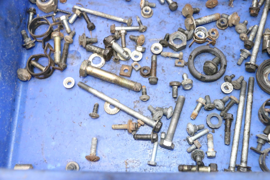 photo de BOLSA DE TORNILLERÍA TORNILLO PEUGEOT KISBEE 2T 50 (2018 - 2022) - Primer plano técnico