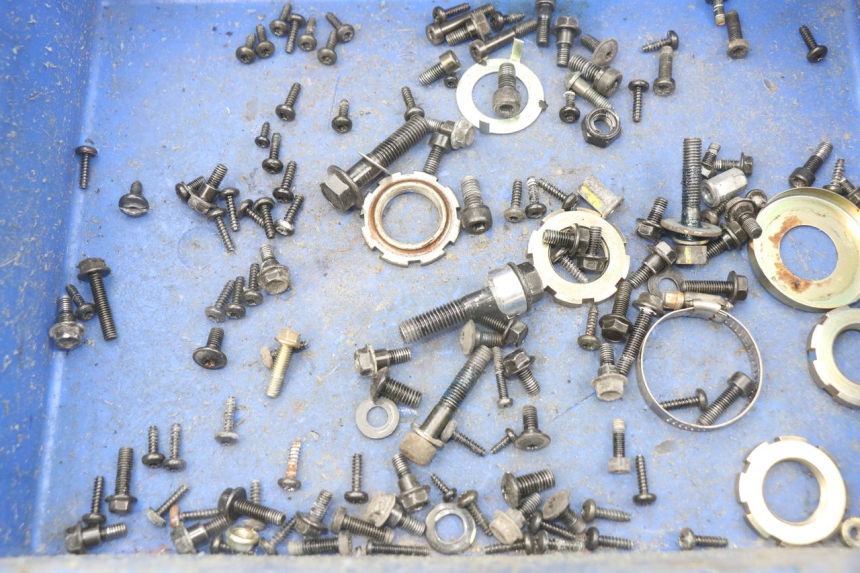 photo de BOLSA DE TORNILLERÍA TORNILLO PEUGEOT KISBEE 4T 50 (2018 - 2022) - Zoom estado de uso