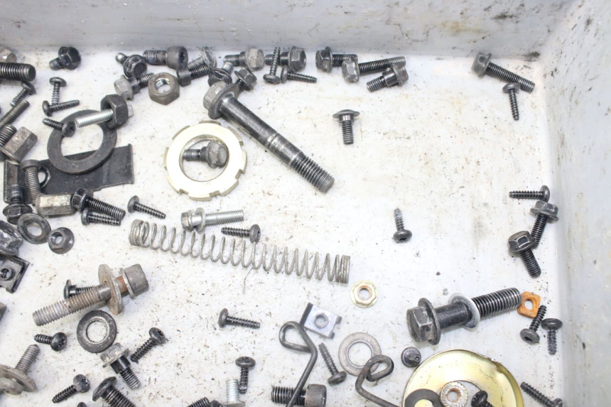 photo de BOLSA DE TORNILLERÍA TORNILLO PEUGEOT KISBEE 4T 50 (2018 - 2022) - Otra perspectiva