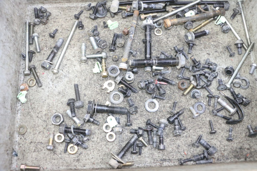 photo de BOLSA DE TORNILLERÍA TORNILLO PEUGEOT KISBEE 4T 50 (2018 - 2022) - Detalle de la pieza