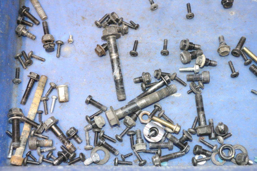photo de TORNILLOS PEUGEOT KISBEE 4T 50 (2023 - 2026) - Otra perspectiva