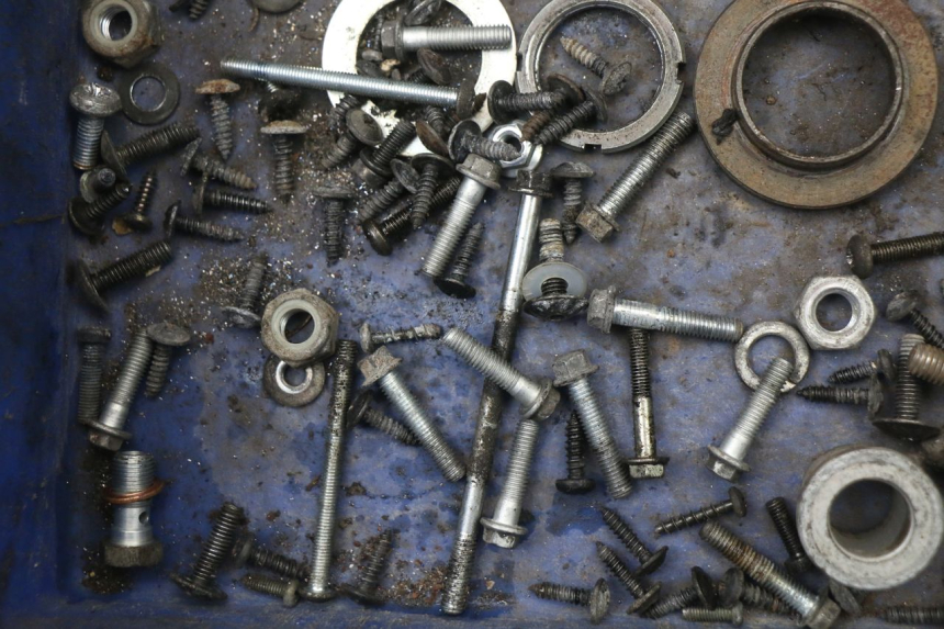 photo de TORNILLOS RENAULT KOURANOS 125 (2001 - 2004) - Otra perspectiva