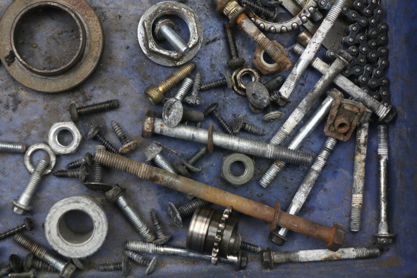 photo de TORNILLOS RENAULT KOURANOS 125 (2001 - 2004) - Primer plano técnico