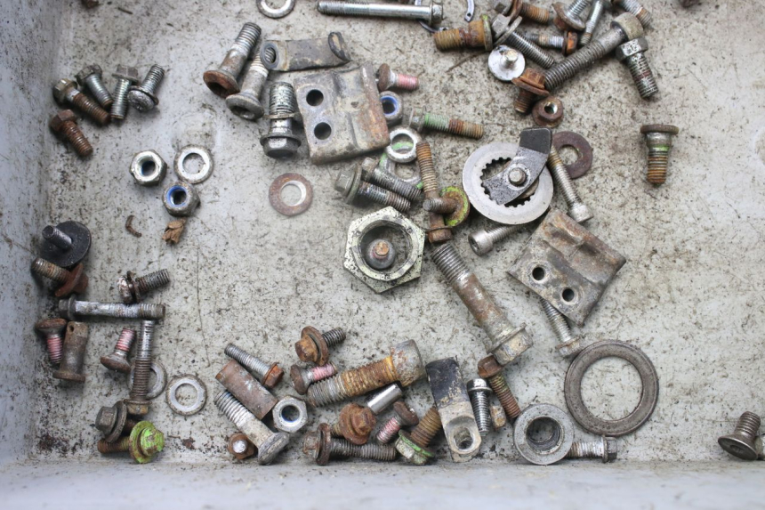 photo de BOLSA DE TORNILLERÍA TORNILLO KAWASAKI KX 250 (1994 - 1998) - Zoom estado de uso