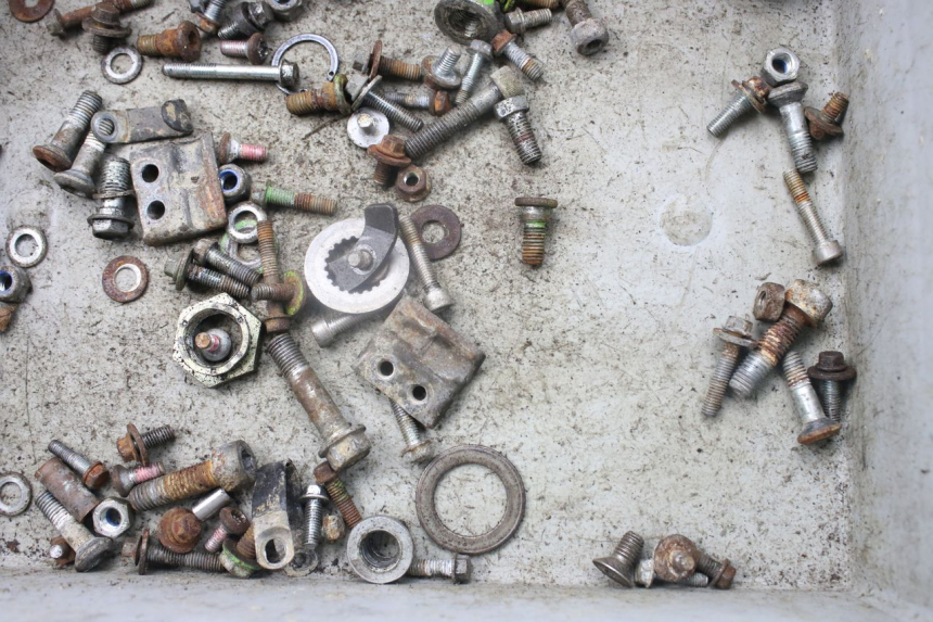 photo de BOLSA DE TORNILLERÍA TORNILLO KAWASAKI KX 250 (1994 - 1998) - Otra perspectiva