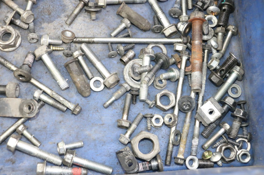 photo de BOLSA DE TORNILLERÍA TORNILLO KYMCO AGILITY 4T 50 (2018 - 2022) - Otra perspectiva