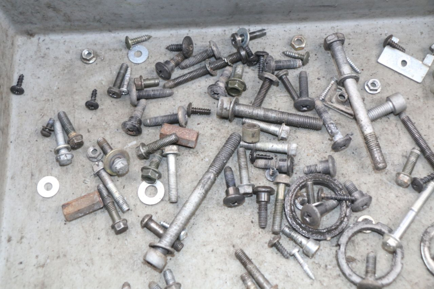 photo de TORNILLOS PIAGGIO LIBERTY 4T 50 (2009 - 2015) - Otra perspectiva