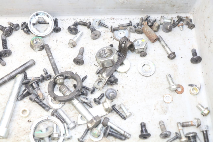 photo de BOLSA DE TORNILLERÍA TORNILLO PIAGGIO LIBERTY IGET 4T 50 (2015 - 2020) - Otra perspectiva