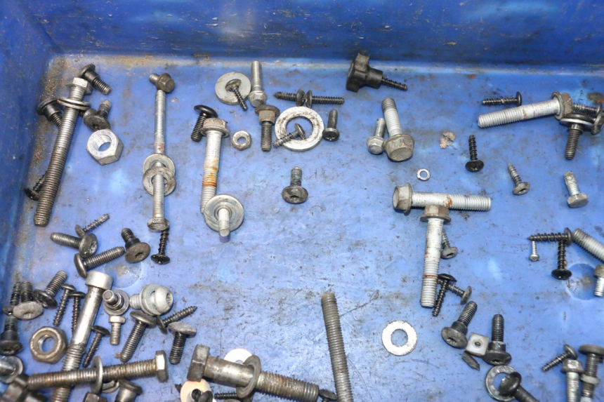 photo de TORNILLOS PIAGGIO LIBERTY IGET 4T 50 (2021 - 2025) - Primer plano técnico