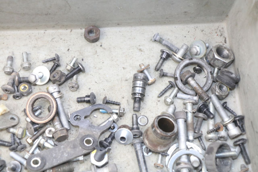 photo de BOLSA DE TORNILLERÍA TORNILLO PIAGGIO LIBERTY IGET S 125 (2016 - 2020) - Otra perspectiva