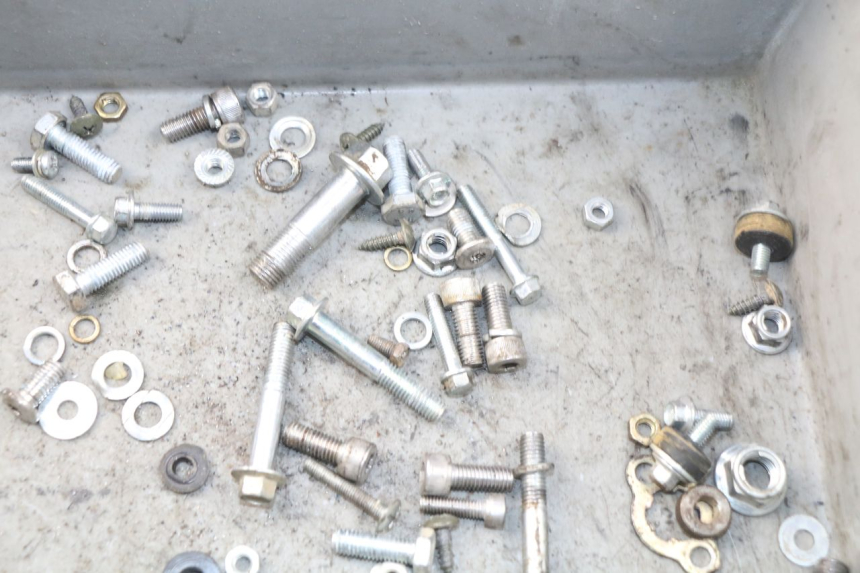 photo de TORNILLOS YCF LITE F 125 - Otra perspectiva