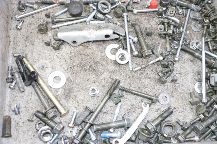 photo de TORNILLOS LONGJIA SHARPY 125 (2020 - 2024) - Detalle de la pieza