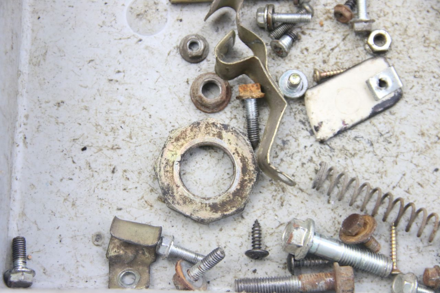 photo de TORNILLOS VENESI LOWIGI RETRO JJ50QT-3 50 (2020 - 2022) - Detalle de la pieza