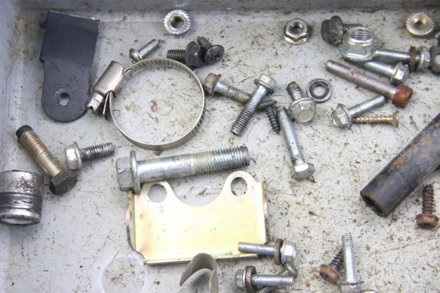 photo de TORNILLOS VENESI LOWIGI RETRO JJ50QT-3 50 (2020 - 2022) - Primer plano técnico