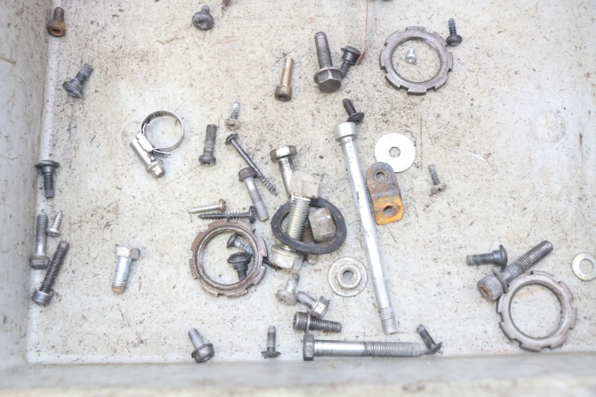 photo de BOLSA DE TORNILLERÍA TORNILLO PEUGEOT LUDIX 50 (2008 - 2017) - Zoom estado de uso