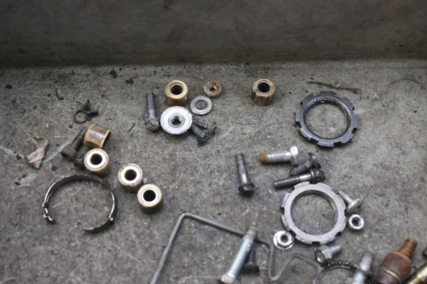 photo de BOLSA DE TORNILLERÍA TORNILLO PEUGEOT LUDIX 50 (2008 - 2017) - Otra perspectiva