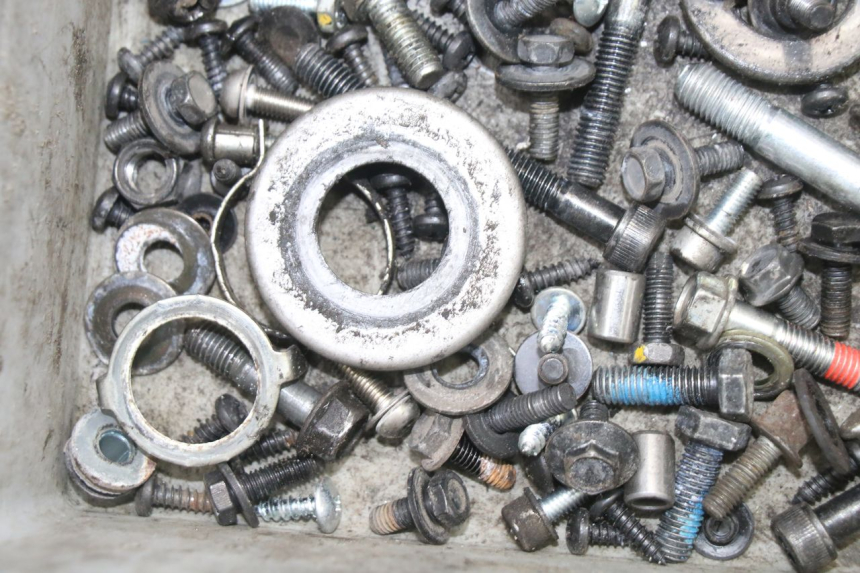 photo de TORNILLOS MBK OVETTO ONE 2T 50 (2013 - 2017) - Otra perspectiva