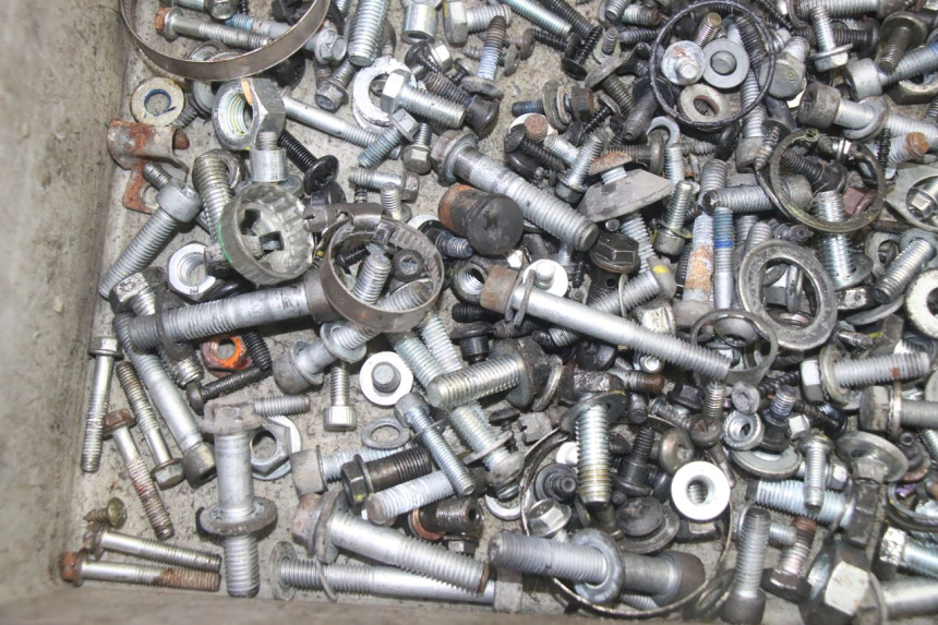 photo de TORNILLOS PIAGGIO MP3 HPE 350 (2018 - 2020) - Otra perspectiva