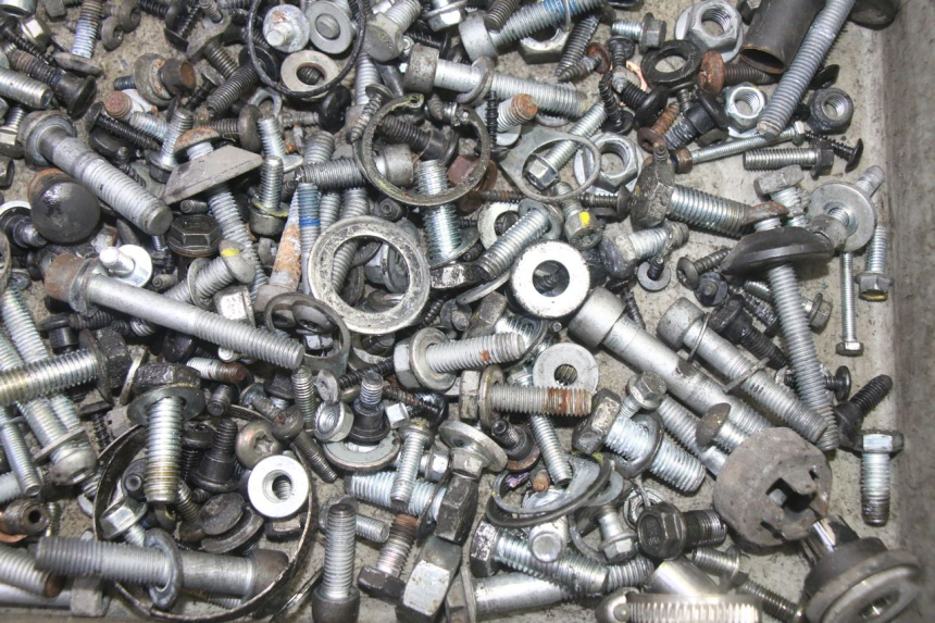 photo de TORNILLOS PIAGGIO MP3 HPE 350 (2018 - 2020) - Primer plano técnico