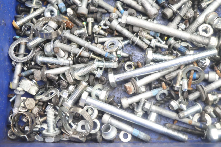 photo de TORNILLOS PIAGGIO MP3 HPE 530 (2022 - 2026) - Otra perspectiva