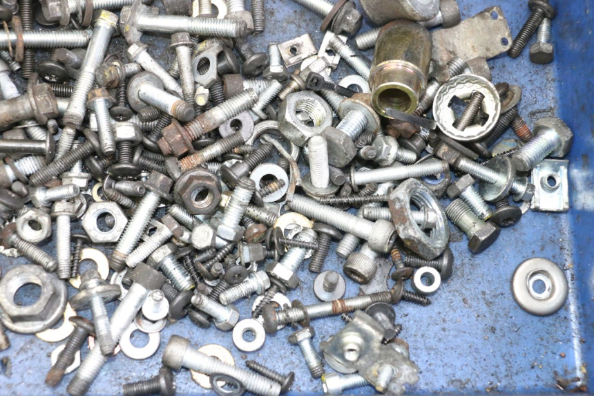 photo de BOLSA DE TORNILLERÍA TORNILLO PIAGGIO MP3 LT 400 (2007 - 2012) - Zoom estado de uso