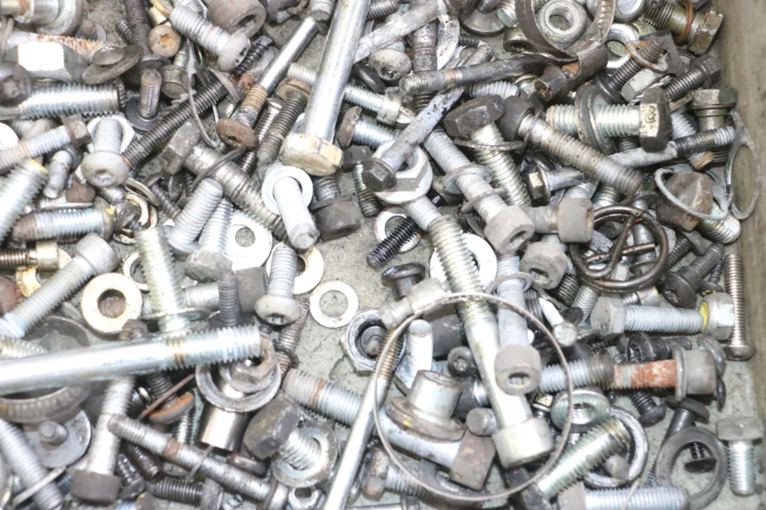 photo de TORNILLOS PIAGGIO MP3 LT 300 (2010 - 2016) - Otra perspectiva